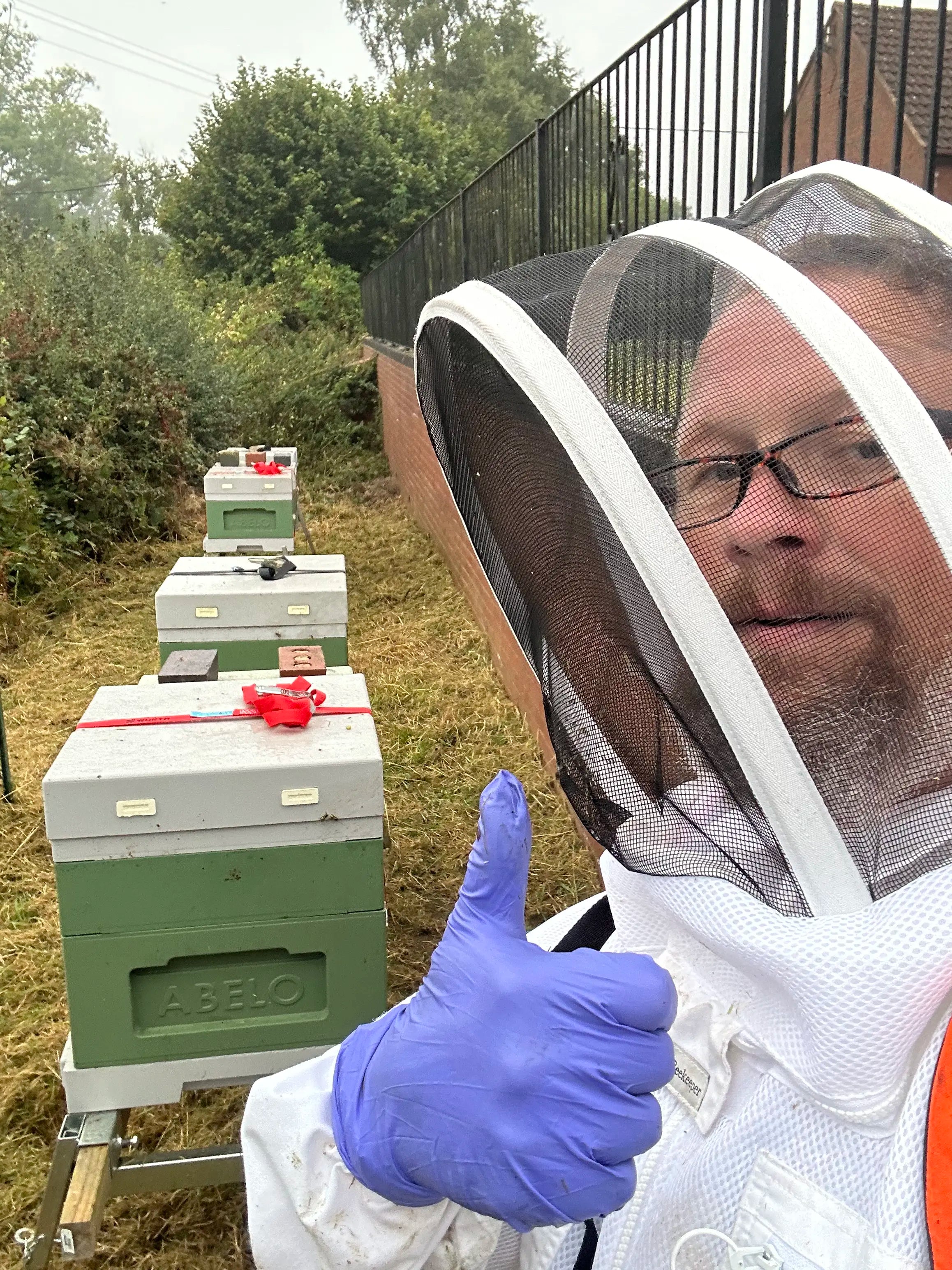 Video: Feeding Bees – Denbee Honey